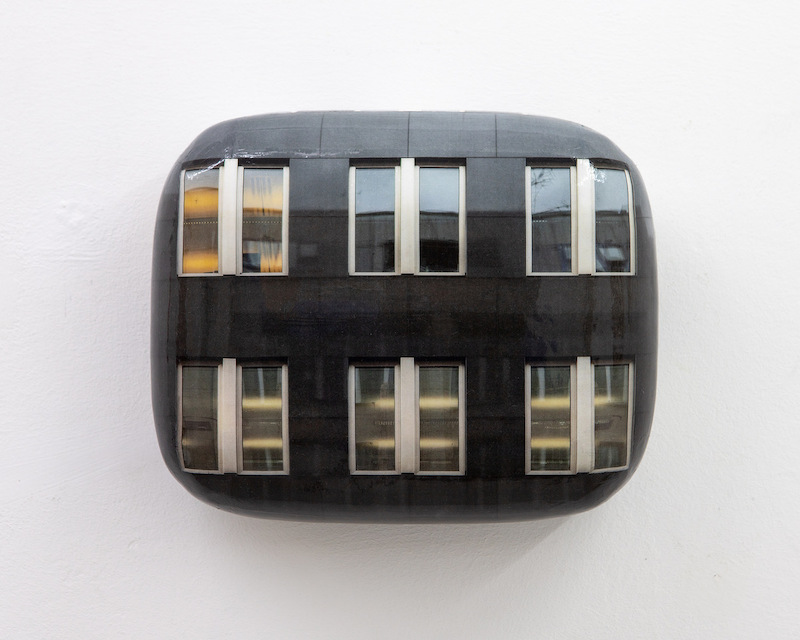 Hein Spellmann - Fassade 377, 2020, Silikon, Acryl, CLC-Print, Schaumstoff, Holz