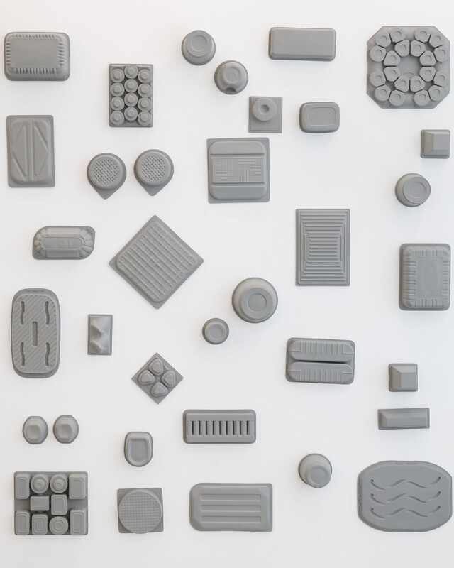 Petra Scheibe Teplitz - Serie "Another day in paradise", 2013, packaging material, acrylic paint, wood